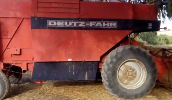 À vendre Moissonneuse batteuse Deutz-Fahr M1202 Bon état complet