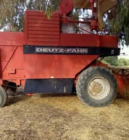 À vendre Moissonneuse batteuse Deutz-Fahr M1202 Bon état complet