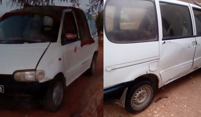 À vendre Fourgon Nissan Vanette 2.3D moteur Isuzu complet