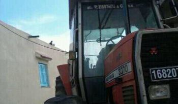 À vendre Tracteur avec cabine Massey Ferguson 3070 Bon état complet