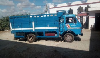 À vendre Camion plateau avec ridelles OM 40 Bon état complet