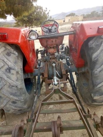À vendre Tracteur Massey Ferguson 178 Bon état complet
