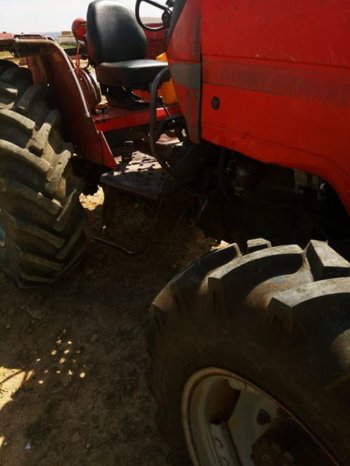 À vendre Tracteur + Accessoire + Matériel Massey Ferguson 4240 Bon état complet