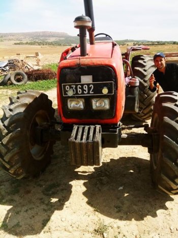 À vendre Tracteur + Accessoire + Matériel Massey Ferguson 4240 Bon état complet