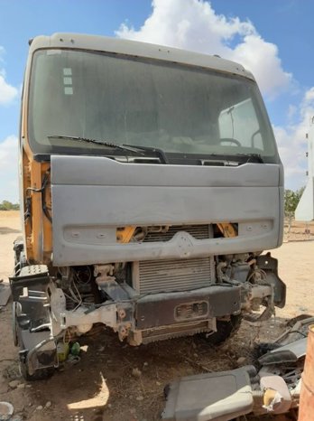 À vendre Tracteur routier sans attelage Renault Kerax 385 Bon état complet