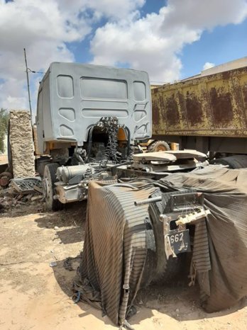 À vendre Tracteur routier sans attelage Renault Kerax 385 Bon état complet