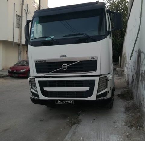 À vendre Tracteur routier sans attelage Volvo FH 400 Bon état complet