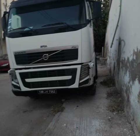 À vendre Tracteur routier sans attelage Volvo FH 400 Bon état complet