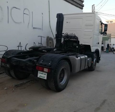 À vendre Tracteur routier sans attelage Volvo FH 400 Bon état complet
