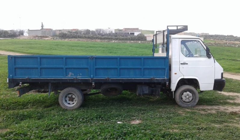 À vendre Camion plateau sans ridelles – Bon état complet