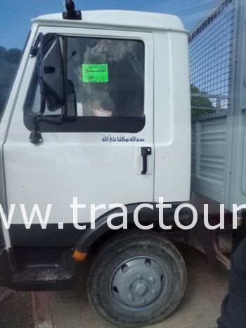 À vendre Camion plateau avec ridelles Iveco Zeta 65.9 Bon état complet