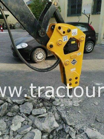 À vendre Marteau piqueur pour tractopelle – Neuf en excellent état complet