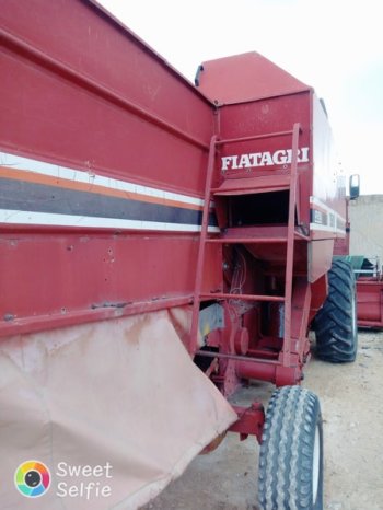 À vendre Moissonneuse batteuse avec cabine Laverda 3500 Bon état complet