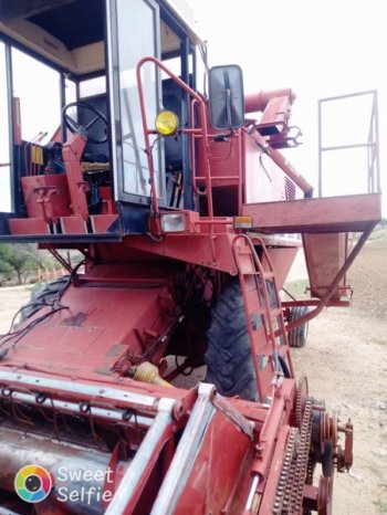 À vendre Moissonneuse batteuse avec cabine Laverda 3500 Bon état complet