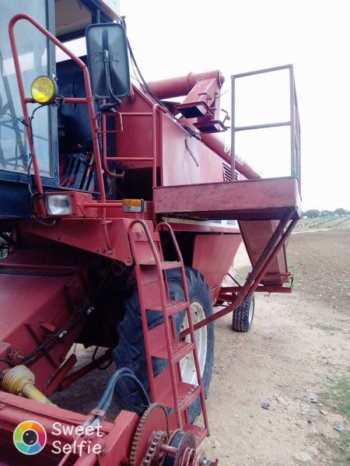À vendre Moissonneuse batteuse avec cabine Laverda 3500 Bon état complet