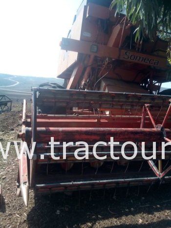 À vendre Moissonneuse batteuse sans cabine Laverda Someca M112 Bon état complet