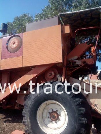 À vendre Moissonneuse batteuse sans cabine Laverda Someca M112 Bon état complet