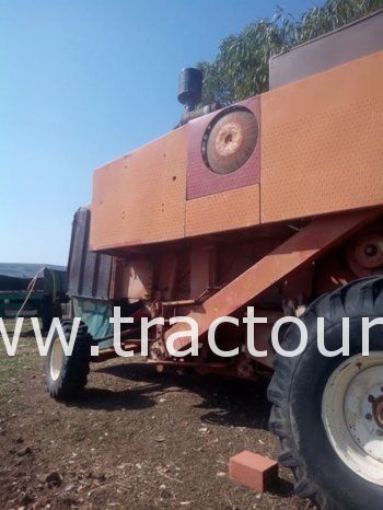 À vendre Moissonneuse batteuse sans cabine Laverda Someca M112 Bon état complet