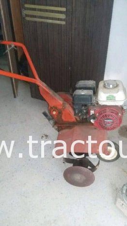 À vendre Motobineuse Honda Bon état complet