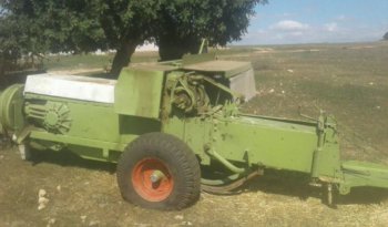 À vendre Presse à moyenne densité Claas Markant 55 Bon état complet