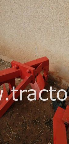 À vendre Déchaumeuse à 6 socs – Neuf en excellent état complet