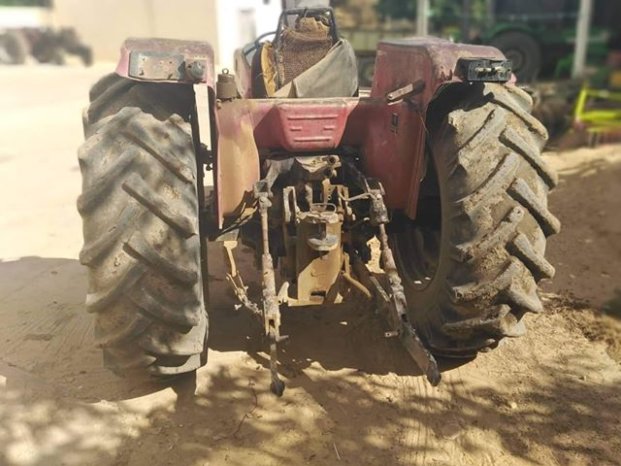 À vendre Tracteur Case IH 795 Bon état complet