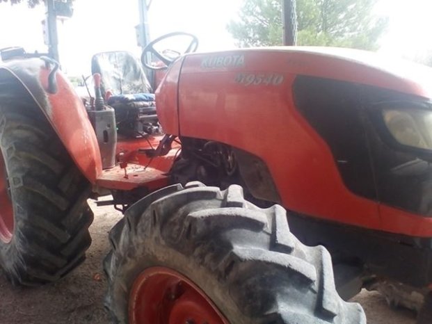 À vendre Tracteur Kubota M9540 Bon état complet