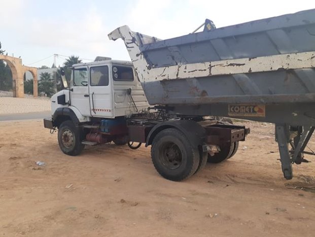 À vendre Tracteur avec semi remorque benne TP Renault CLM 385 complet