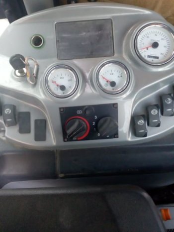 A vendre ou échanger tractopelle Cukurova 883 Bon état contre tracteur complet