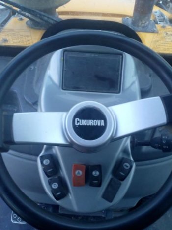 A vendre ou échanger tractopelle Cukurova 883 Bon état contre tracteur complet
