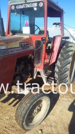 À vendre Tracteur avec cabine Massey Ferguson 590 Bon état complet