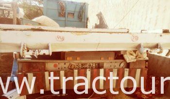 À vendre Camion plateau sans ridelles Fiat Iveco 100-13 Bon état complet