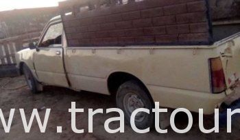 À vendre Camionnette 2 portes avec benne Isuzu KB 26 Bon état complet
