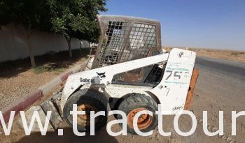 À vendre Chargeuse compacte avec godet Bobcat 753 Bon état complet