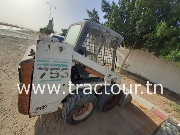 À vendre Chargeuse compacte avec godet Bobcat 753 Bon état complet