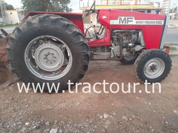 À vendre Tracteur Massey Ferguson 590 Bon état complet