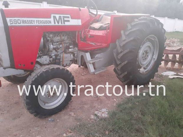 À vendre Tracteur Massey Ferguson 590 Bon état complet