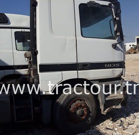 À vendre Tracteur routier sans attelage Mercedes Actros 1835 Bon état complet