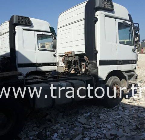 À vendre Tracteur routier sans attelage Mercedes Actros 1835 Bon état complet