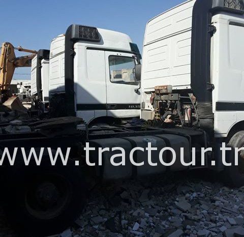 À vendre Tracteur routier sans attelage Mercedes Actros 1835 Bon état complet