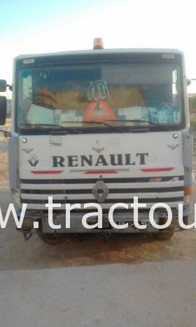 À vendre Tracteur routier sans attelage Renault Major R380 Bon état complet