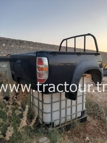 À vendre Benne pour camionnette Mazda BT50 (2006 – 2012) Neuf en excellent état complet