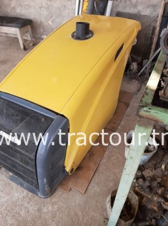 À vendre Capot Komatsu Neuf en excellent état complet