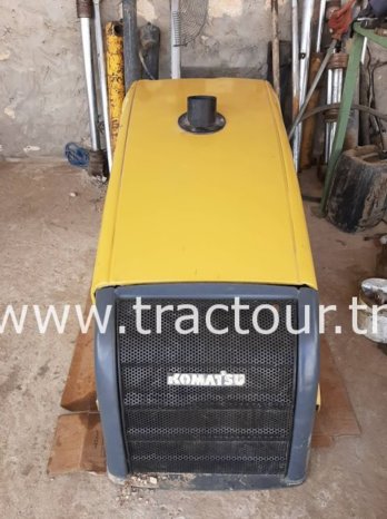 À vendre Capot Komatsu Neuf en excellent état complet
