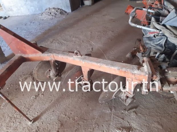 À vendre Charrue à 3 socs MIG-Huard Bon état complet