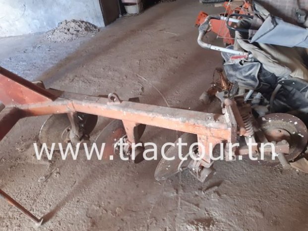 À vendre Charrue à 3 socs MIG-Huard Bon état complet