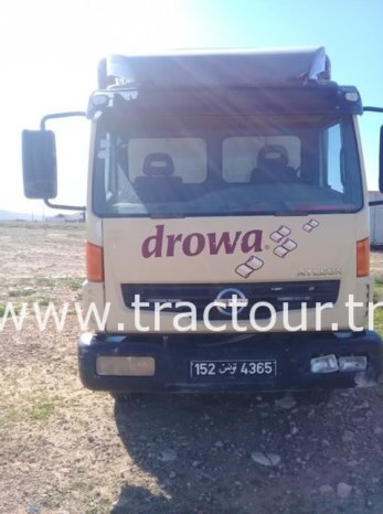 À vendre Camion fourgon Nissan Atleon 120 Bon état complet