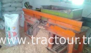 A vendre broyeur à scieur pour volaille للبيع ماكينة راحي نجارة للدواجن complet