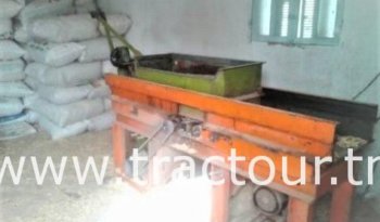 A vendre broyeur à scieur pour volaille للبيع ماكينة راحي نجارة للدواجن complet