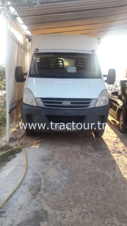 À vendre Camion fourgon Iveco Daily 35c15 complet